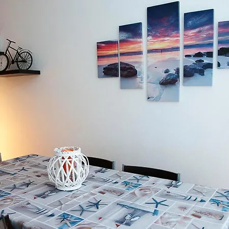 2 Bedrooms With Sea View Balcony And Wifi At