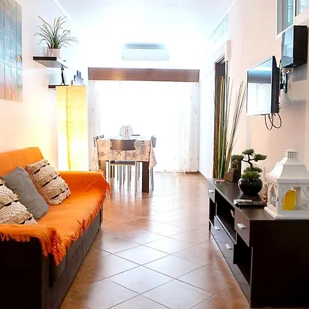 2 Bedrooms With Sea View Balcony And Wifi At 公寓